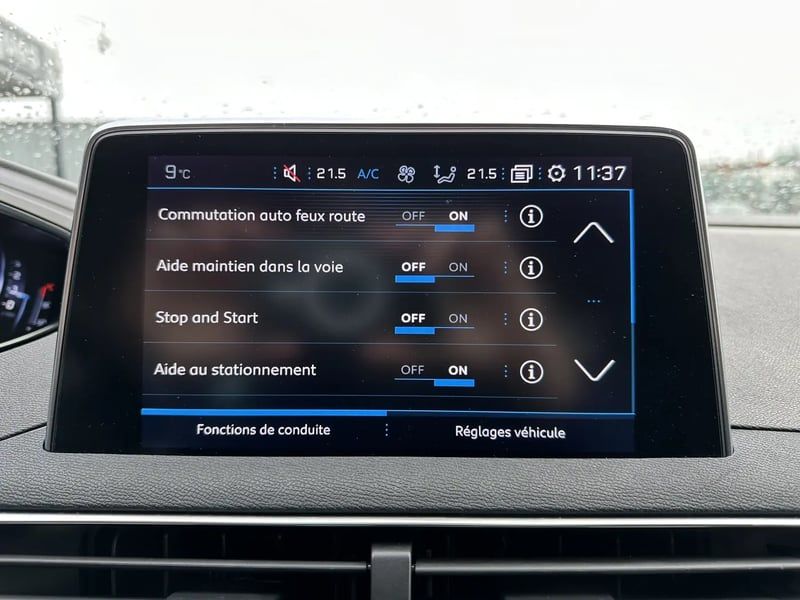 Photo de la voiture PEUGEOT 3008 BlueHDi 130ch S&S BVM6 GT Line