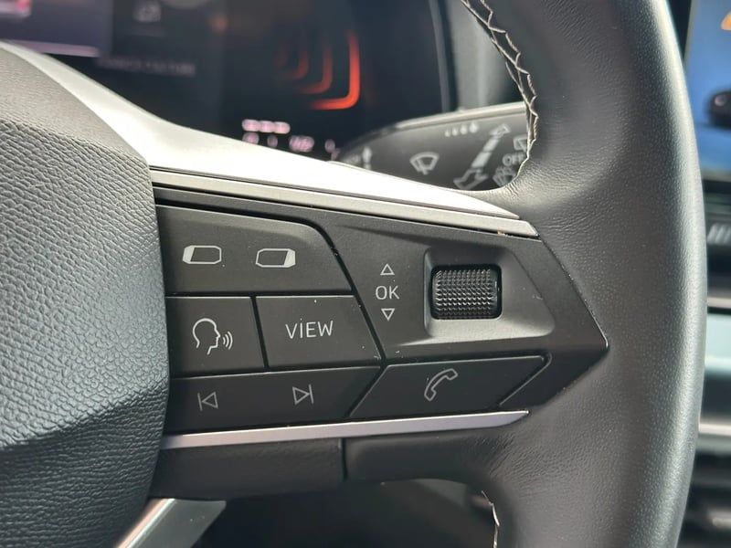 Photo de la voiture SEAT ARONA 1.0 TSI 115 ch Start/Stop DSG7 Xperience