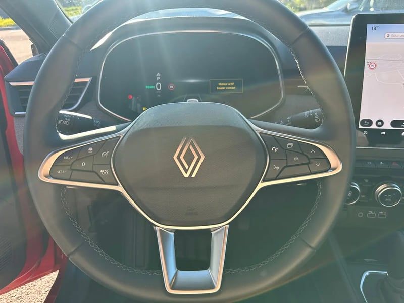 Photo de la voiture RENAULT CLIO V E-Tech full hybrid 145 ch GSR2 Techno