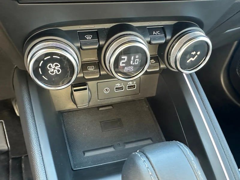 Photo de la voiture RENAULT CLIO V E-Tech full hybrid 145 ch GSR2 Techno
