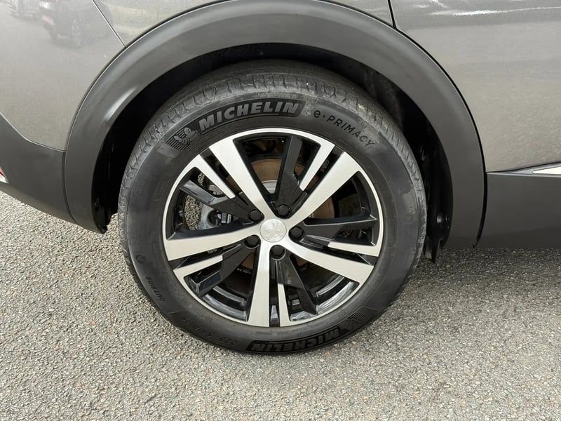 Photo de la voiture PEUGEOT 3008 PureTech 130ch S&S BVM6 GT