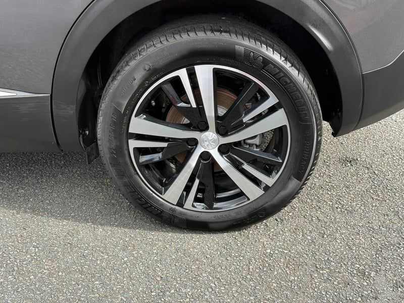 Photo de la voiture PEUGEOT 3008 PureTech 130ch S&S BVM6 GT