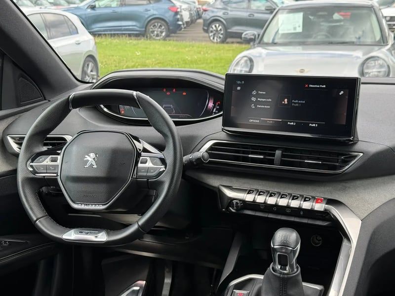 Photo de la voiture PEUGEOT 3008 PureTech 130ch S&S BVM6 GT