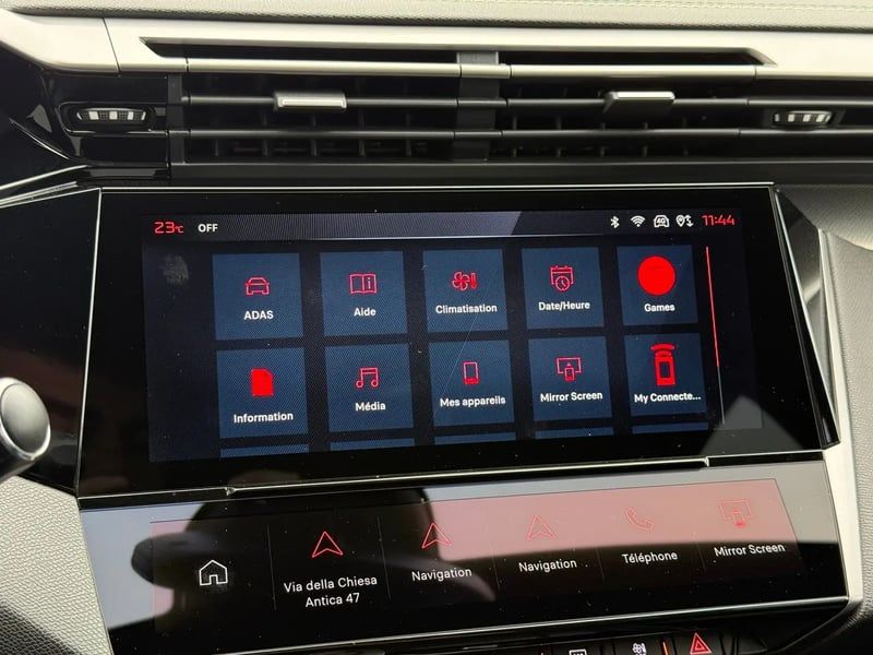 Photo de la voiture PEUGEOT 308 SW BlueHDi 130ch S&S EAT8 GT