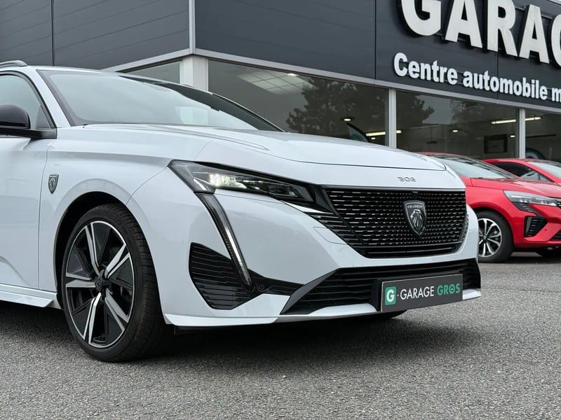 Photo de la voiture PEUGEOT 308 SW BlueHDi 130ch S&S EAT8 GT