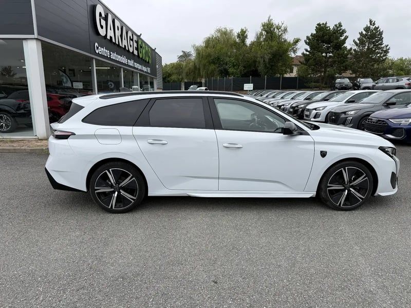 Photo de la voiture PEUGEOT 308 SW BlueHDi 130ch S&S EAT8 GT