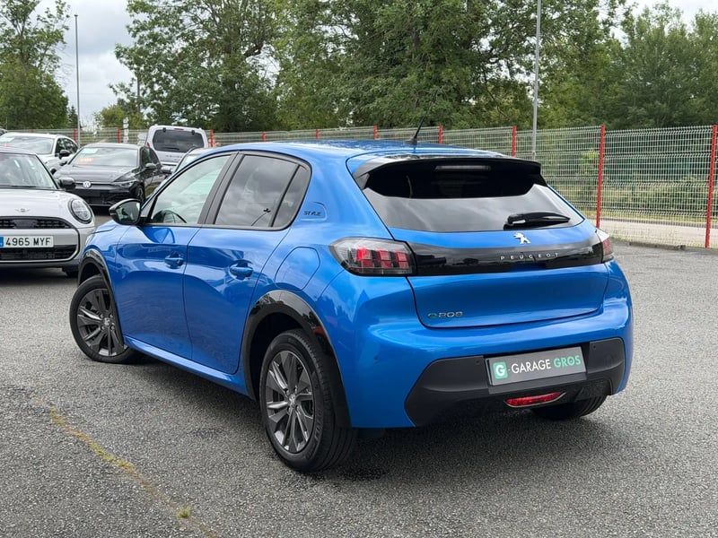 Photo de la voiture PEUGEOT 208 ELECTRIQUE 50 kWh 136ch Style