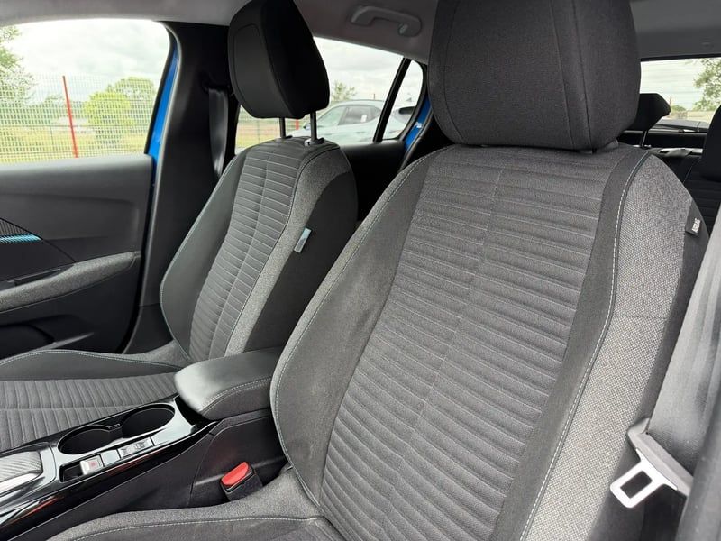 Photo de la voiture PEUGEOT 208 ELECTRIQUE 50 kWh 136ch Style