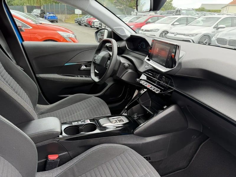 Photo de la voiture PEUGEOT 208 ELECTRIQUE 50 kWh 136ch Style