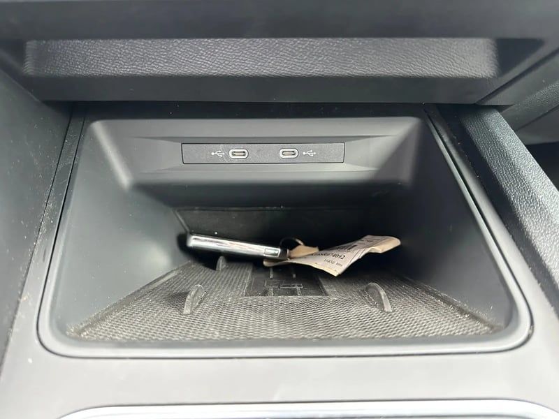 Photo de la voiture SEAT LEON 2.0 TDI 115 BVM6 Business
