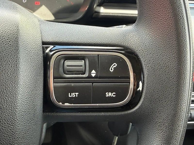 Photo de la voiture CITROEN C3 PureTech 82 Feel