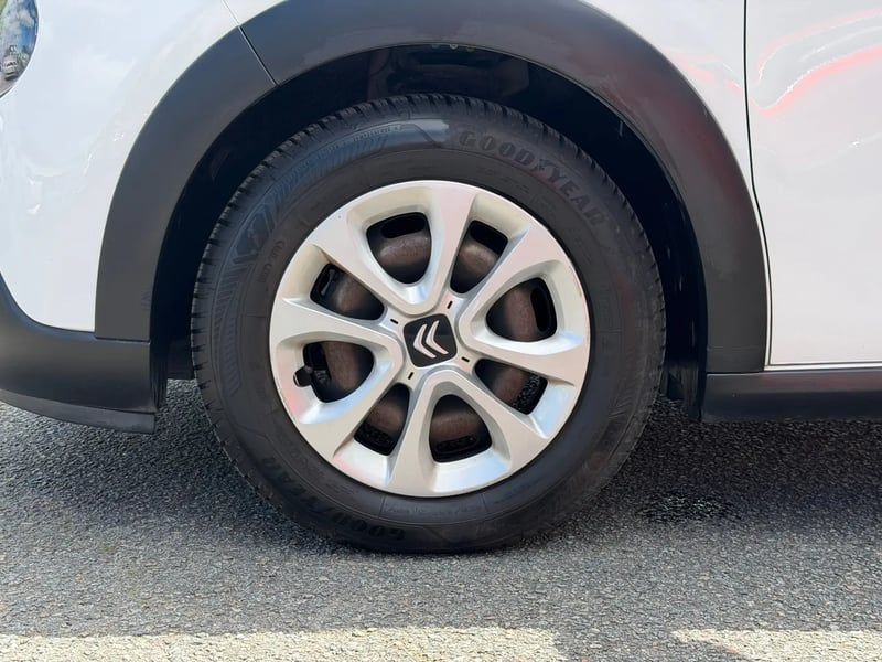 Photo de la voiture CITROEN C3 PureTech 82 Feel