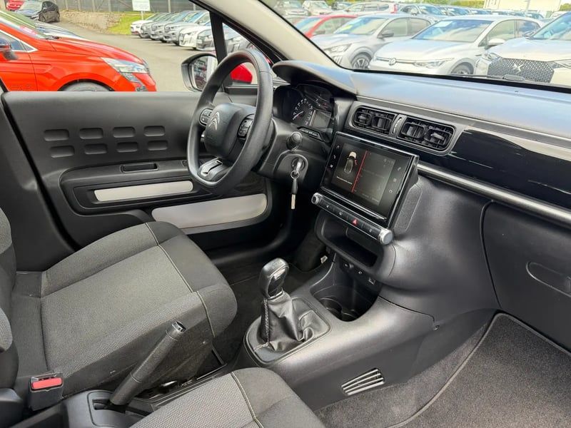 Photo de la voiture CITROEN C3 PureTech 82 Feel