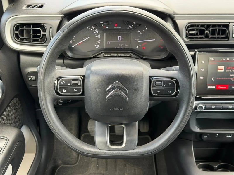 Photo de la voiture CITROEN C3 PureTech 82 Feel