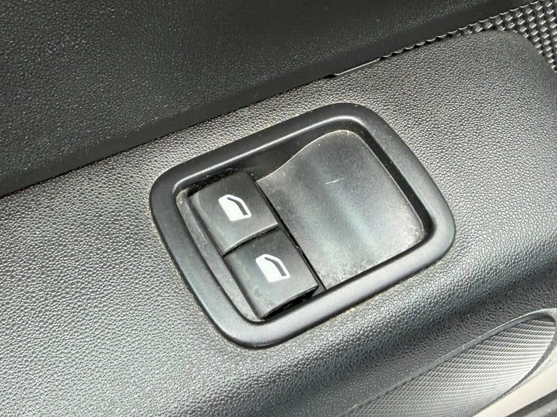 Photo de la voiture CITROEN C3 PureTech 82 Feel