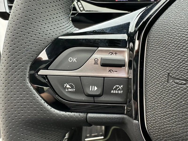 Photo de la voiture PEUGEOT 308 BlueHDi 130ch S&S EAT8 GT