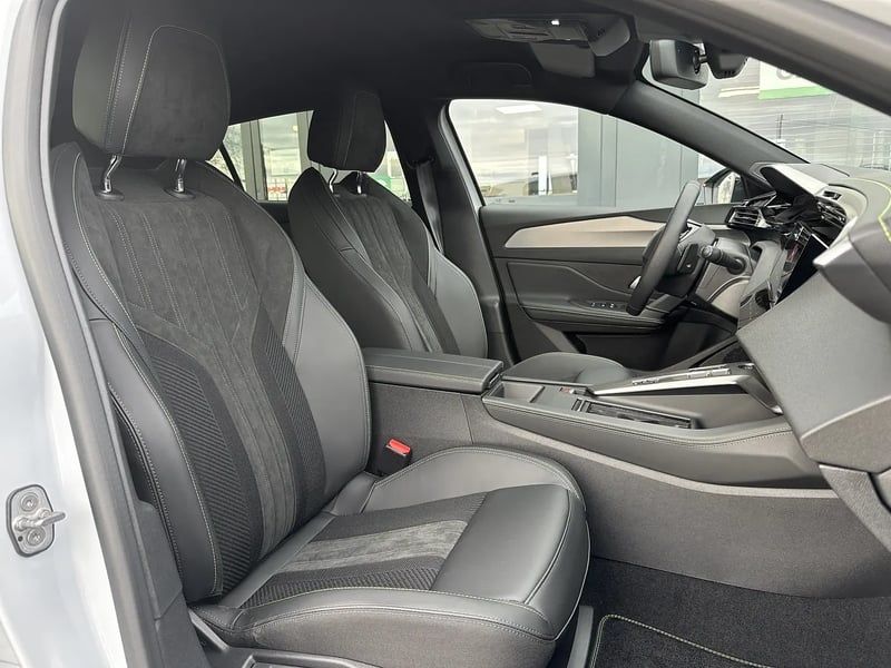 Photo de la voiture PEUGEOT 308 BlueHDi 130ch S&S EAT8 GT