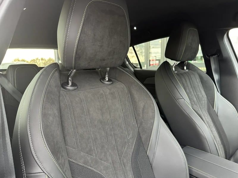 Photo de la voiture PEUGEOT 308 BlueHDi 130ch S&S EAT8 GT