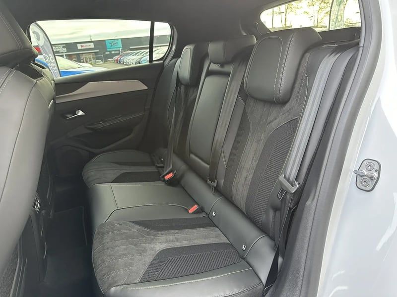 Photo de la voiture PEUGEOT 308 BlueHDi 130ch S&S EAT8 GT