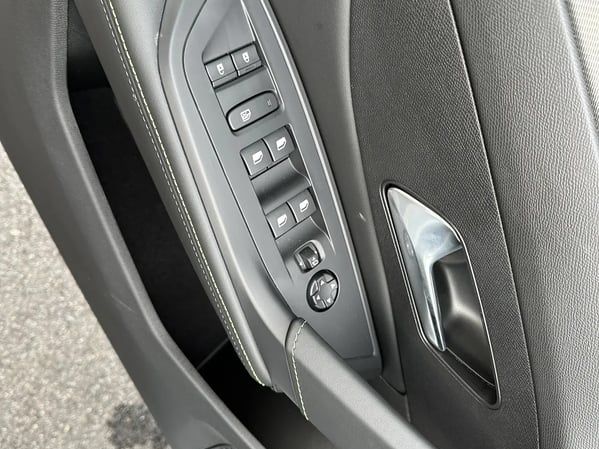 Photo de la voiture PEUGEOT 308 BlueHDi 130ch S&S EAT8 GT