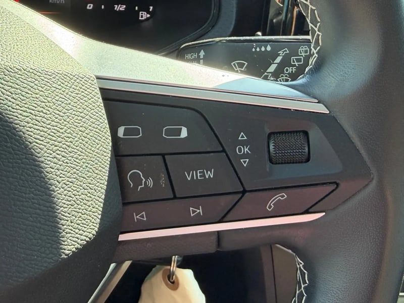 Photo de la voiture SEAT ARONA 1.0 TSI 110 ch Start/Stop BVM6 Style Business