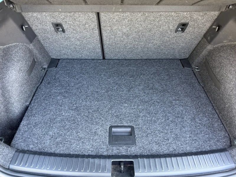 Photo de la voiture SEAT ARONA 1.0 TSI 110 ch Start/Stop BVM6 Style Business