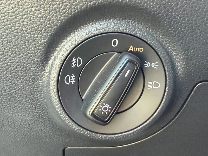 Photo de la voiture SEAT ARONA 1.0 TSI 110 ch Start/Stop BVM6 Style Business