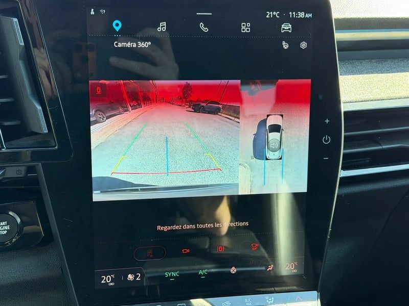 Photo de la voiture RENAULT ESPACE VI E-Tech hybrid 200 Techno