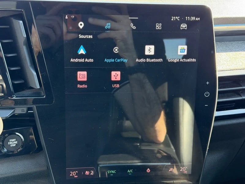Photo de la voiture RENAULT ESPACE VI E-Tech hybrid 200 Techno