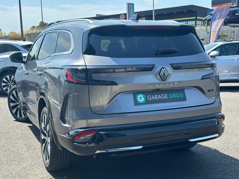 Photo de la voiture RENAULT ESPACE VI E-Tech hybrid 200 Techno