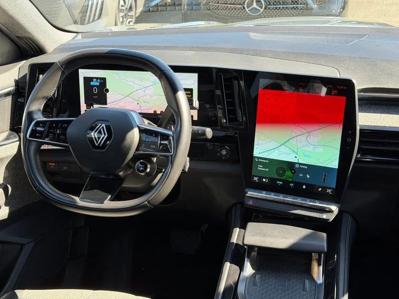 Photo de la voiture RENAULT ESPACE VI E-Tech hybrid 200 Techno