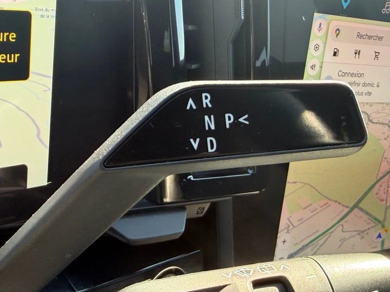 Photo de la voiture RENAULT ESPACE VI E-Tech hybrid 200 Techno