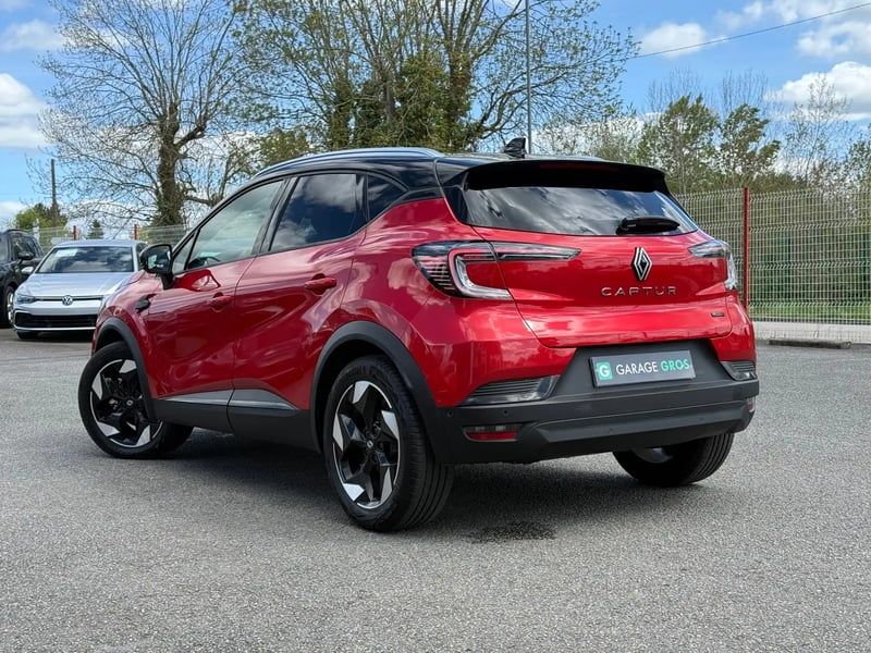 Photo de la voiture RENAULT CAPTUR E-Tech full hybrid 145 ch Techno
