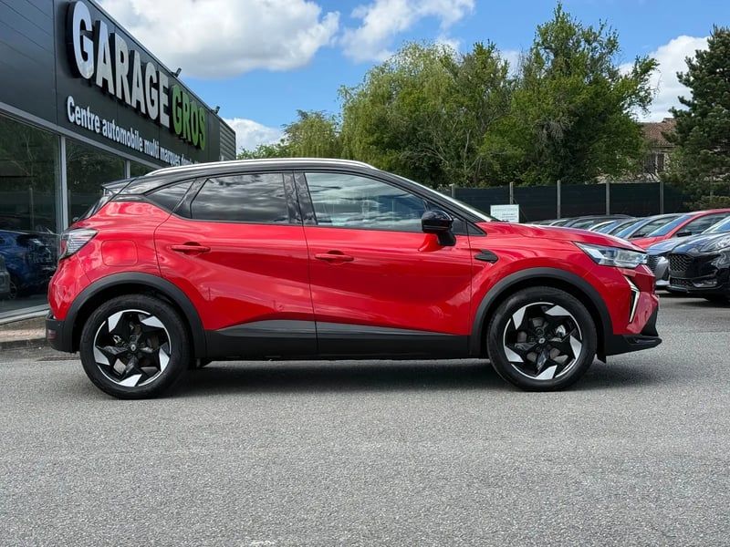 Photo de la voiture RENAULT CAPTUR E-Tech full hybrid 145 ch Techno