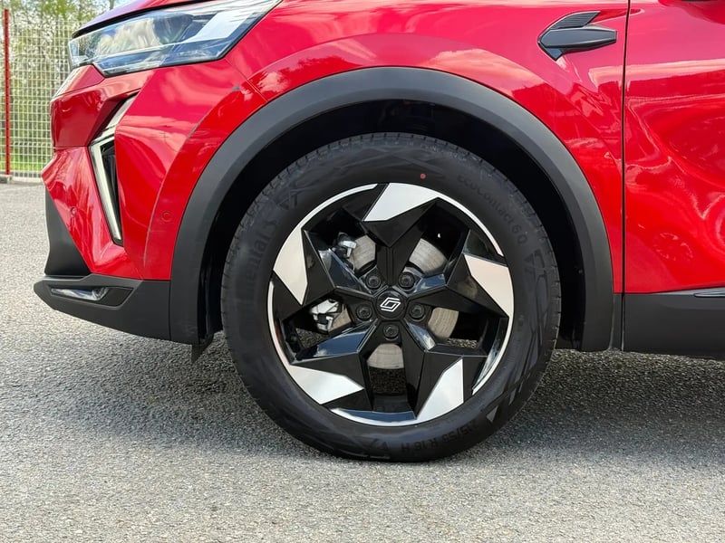 Photo de la voiture RENAULT CAPTUR E-Tech full hybrid 145 ch Techno