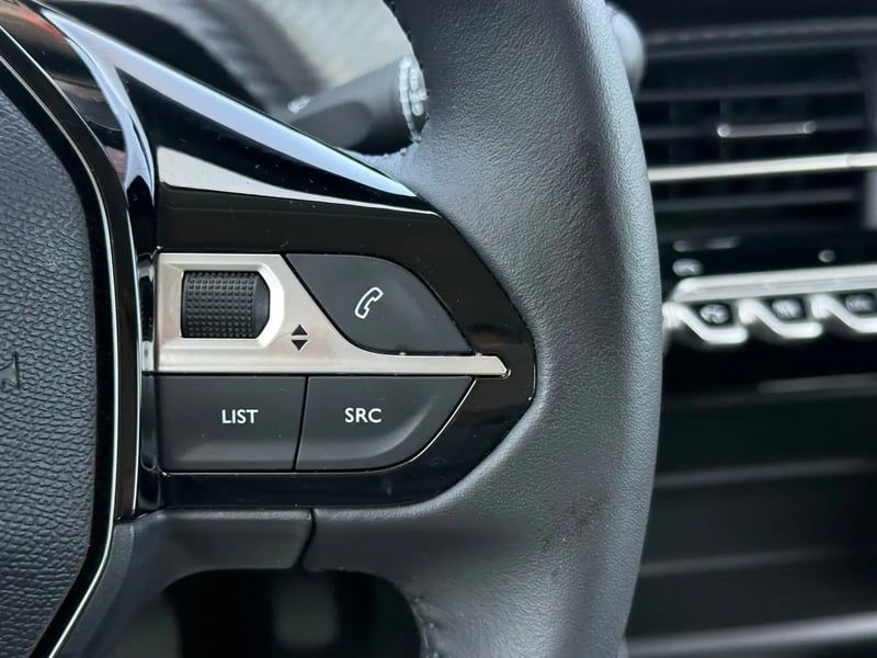 Photo de la voiture PEUGEOT 208 100 S&S BVM6 Style