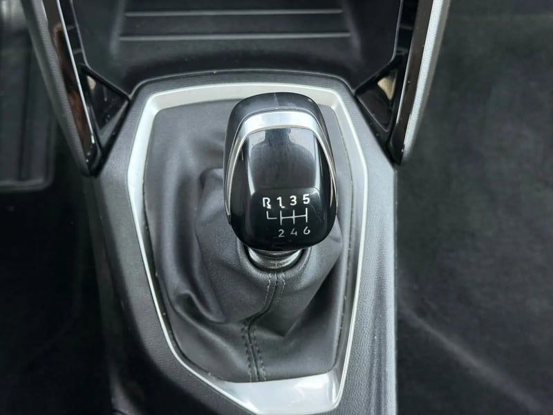 Photo de la voiture PEUGEOT 208 100 S&S BVM6 Style