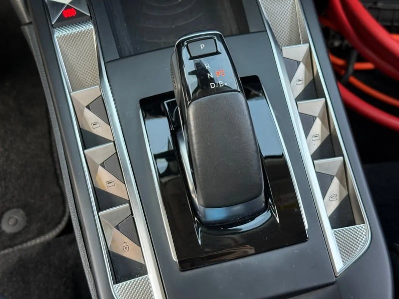 Photo de la voiture DS DS 3 ELECTRIQUE E-Tense Rivoli