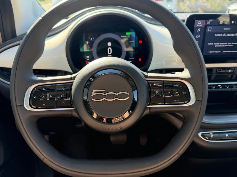 Photo de la voiture FIAT 500e BERLINE 500 e 118 ch Nouvelle 500