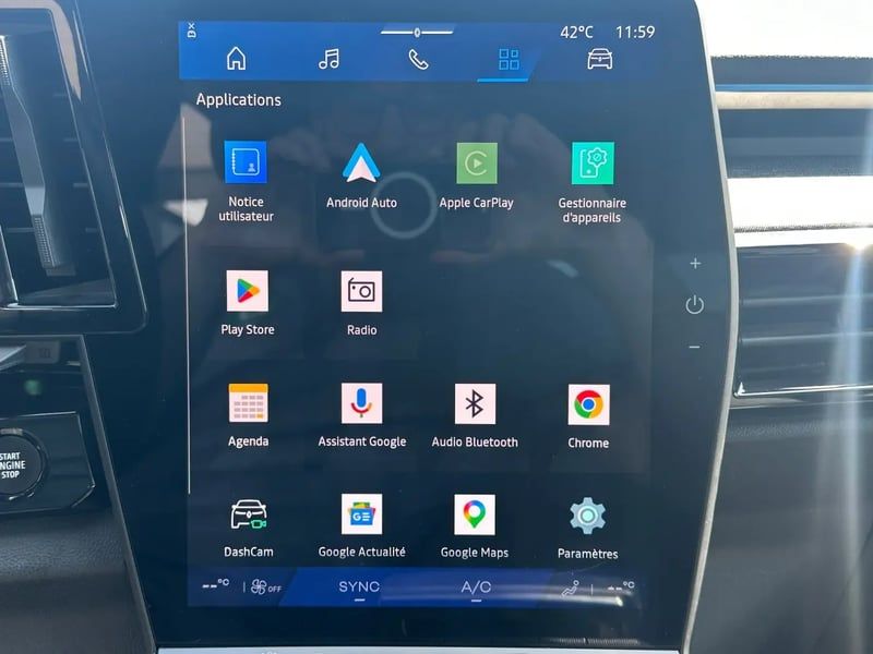 Photo de la voiture RENAULT AUSTRAL E-Tech full hybrid 200 GSR2 Techno