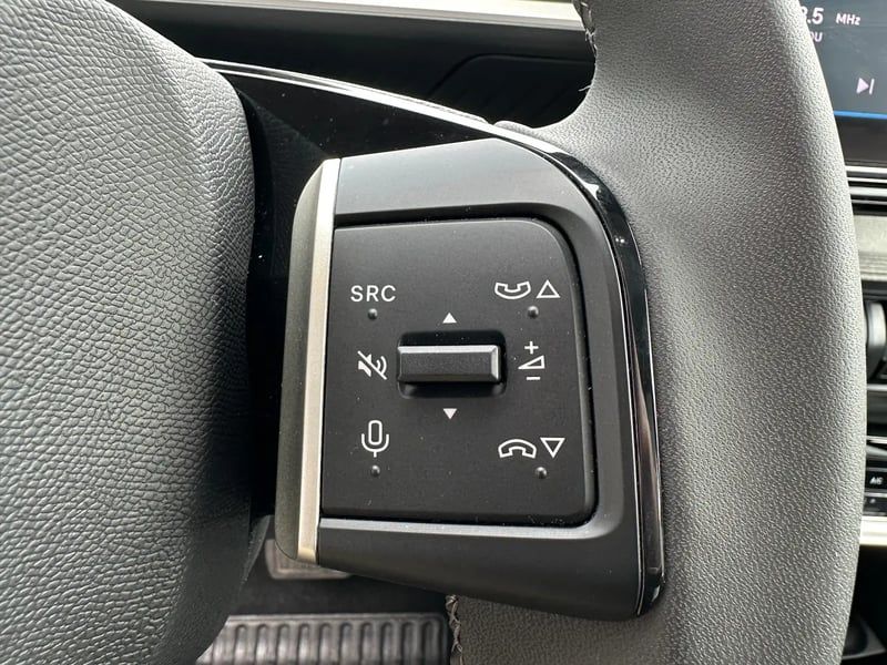 Photo de la voiture CITROEN E-C3 113 ch Max