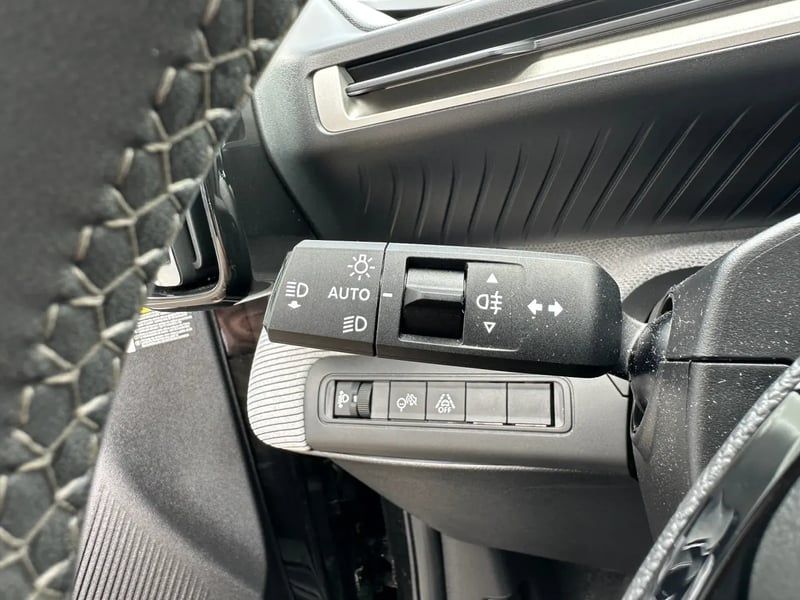 Photo de la voiture CITROEN E-C3 113 ch Max