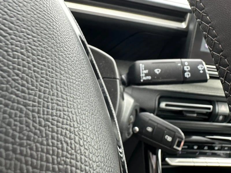 Photo de la voiture CITROEN E-C3 113 ch Max