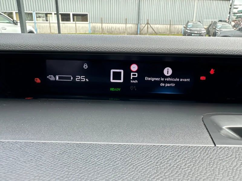 Photo de la voiture CITROEN E-C3 113 ch Max