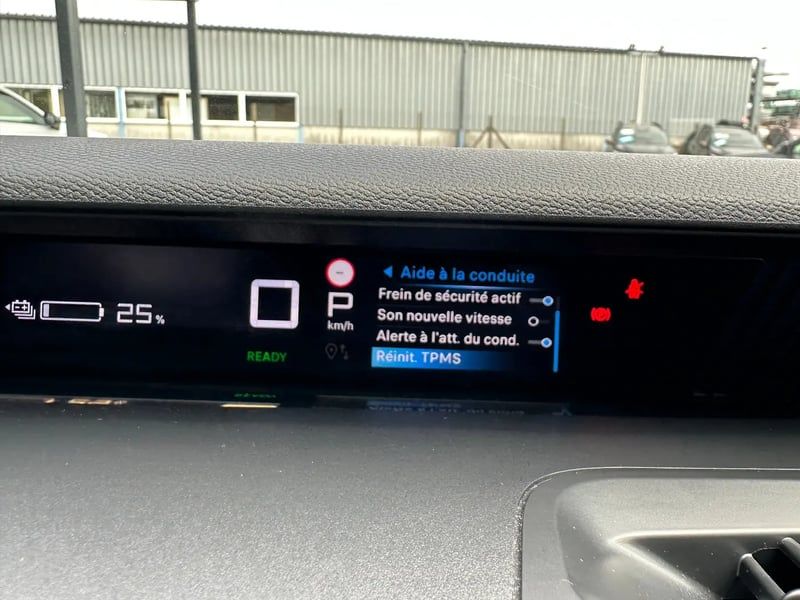 Photo de la voiture CITROEN E-C3 113 ch Max