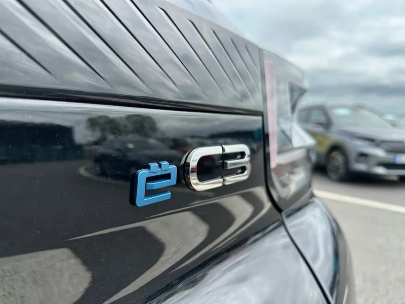 Photo de la voiture CITROEN E-C3 113 ch Max