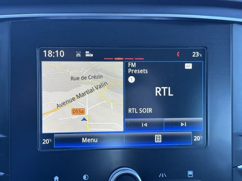 Photo de la voiture RENAULT MEGANE IV BERLINE dCi 130 Energy Zen