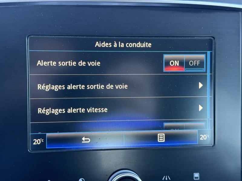 Photo de la voiture RENAULT MEGANE IV BERLINE dCi 130 Energy Zen
