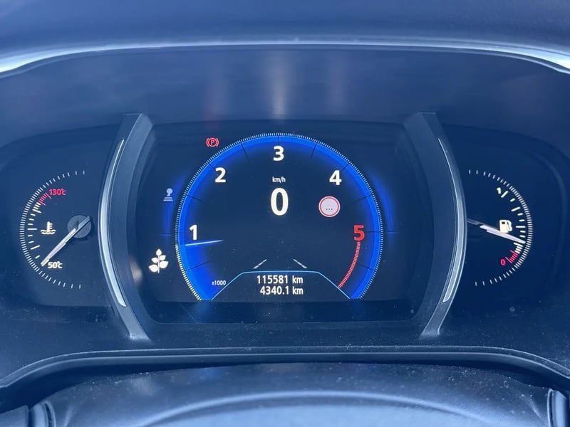 Photo de la voiture RENAULT MEGANE IV BERLINE dCi 130 Energy Zen