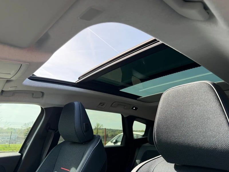 Photo de la voiture CITROEN C5 AIRCROSS HYBRIDE 145 ch e-DCS6 Max